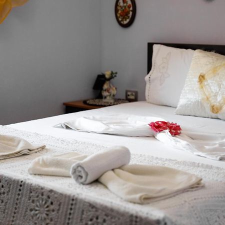 Leka Guesthouse Gjirokaster Bagian luar foto