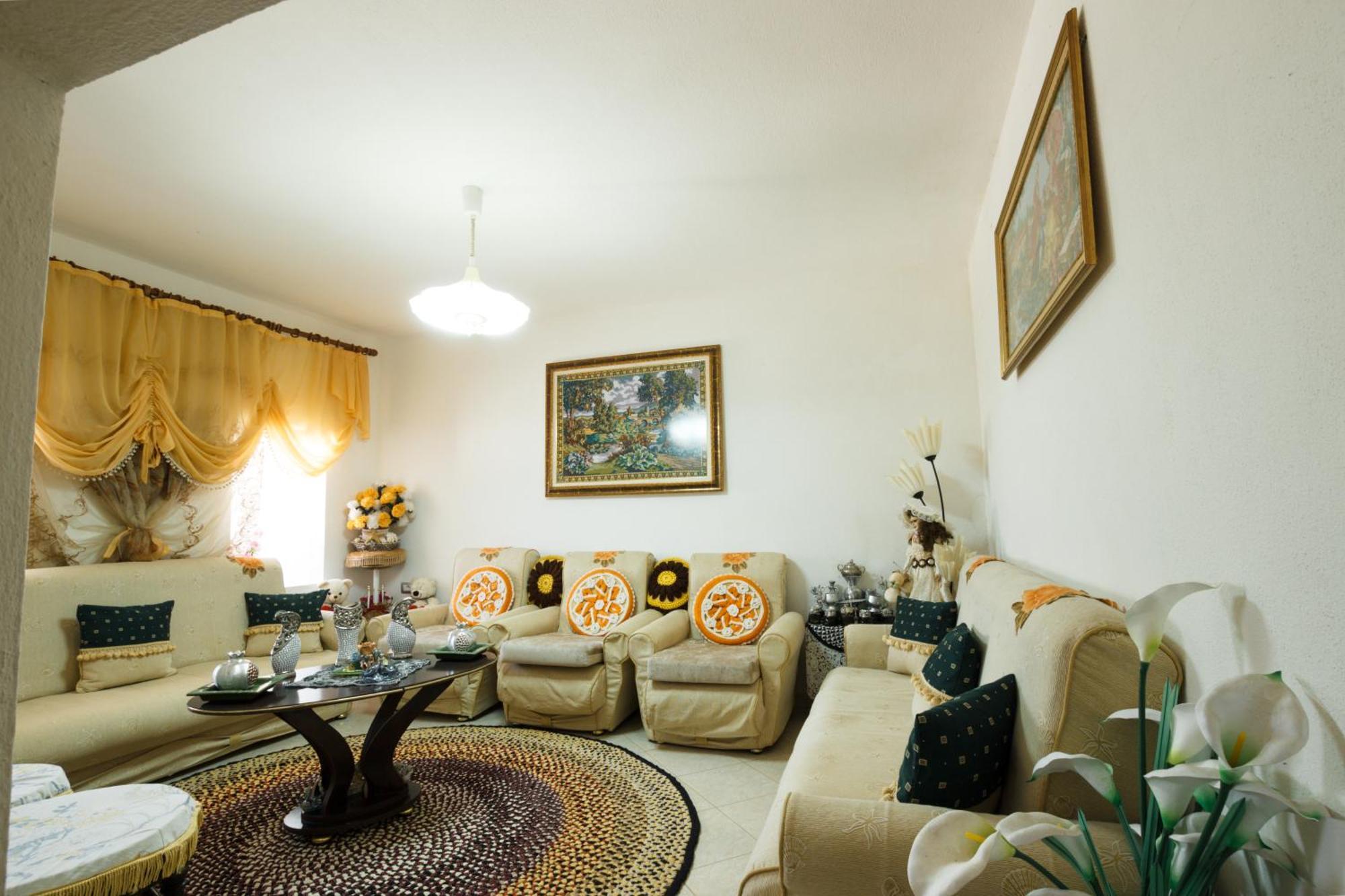 Leka Guesthouse Gjirokaster Bagian luar foto