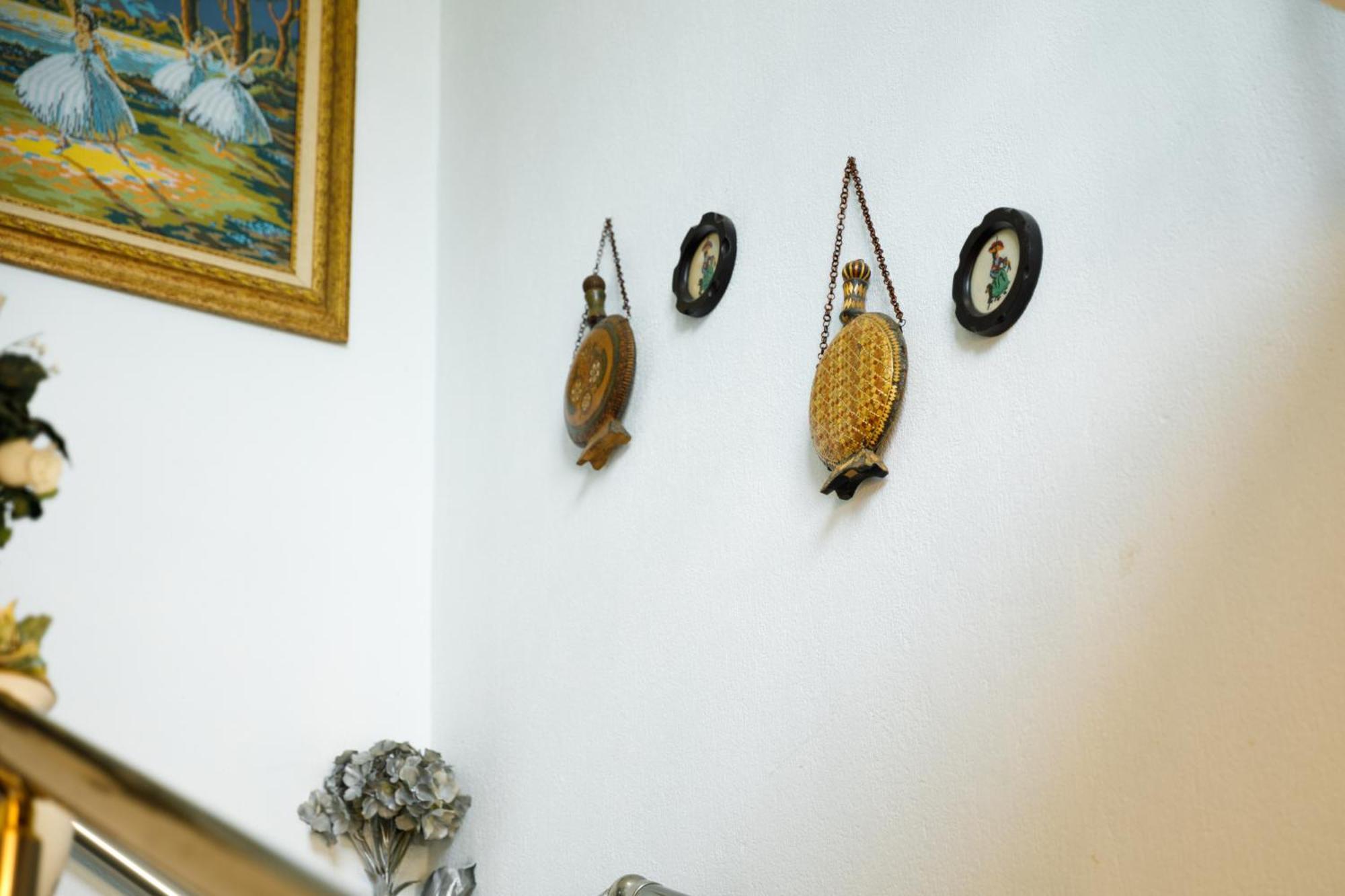 Leka Guesthouse Gjirokaster Bagian luar foto